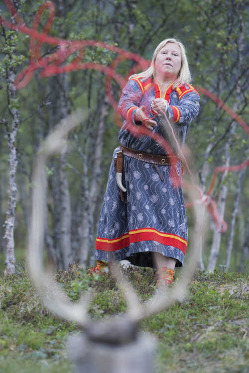 Laila kaster lasso på gevir.