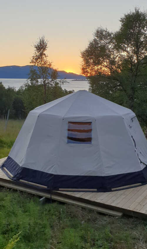 Glampingtelt i naturen i Vesterålen
